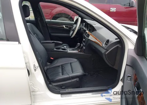 2013 Mercedes-Benz C 300 Luxury 4Matic/Sport 4Matic from USA, damaged, VIN WDDGF8AB3DA820171